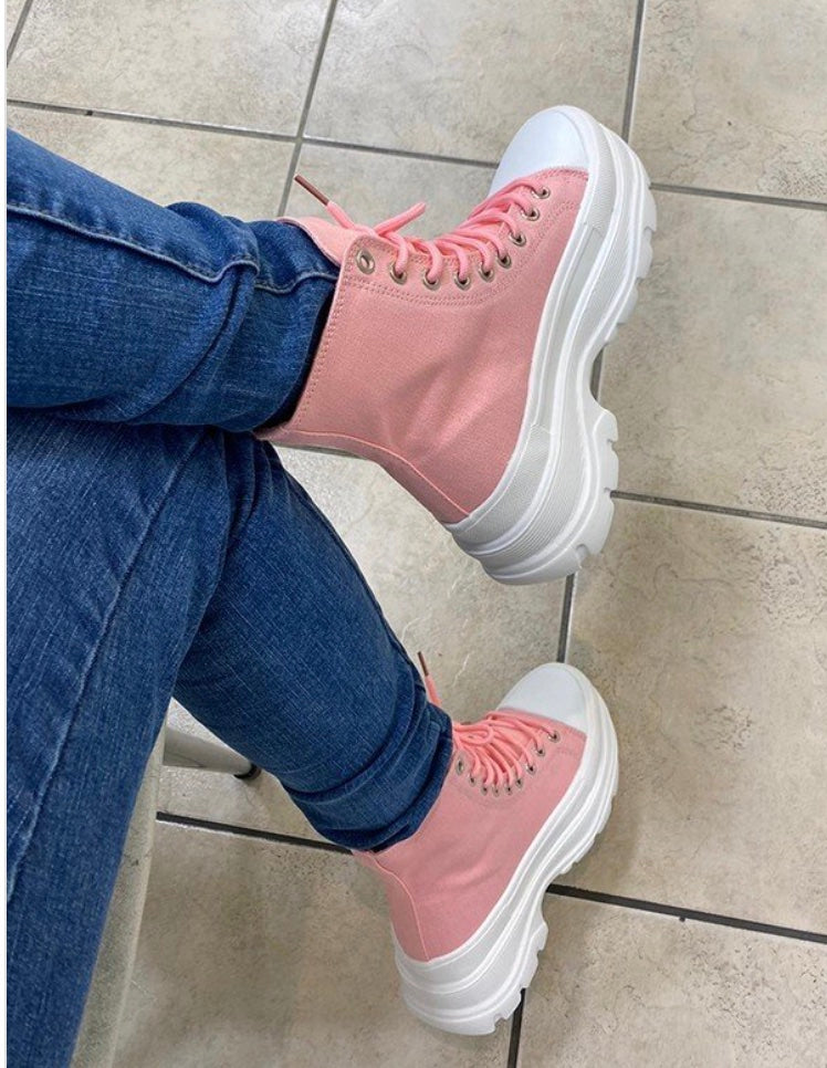 Queen High top Sneakers